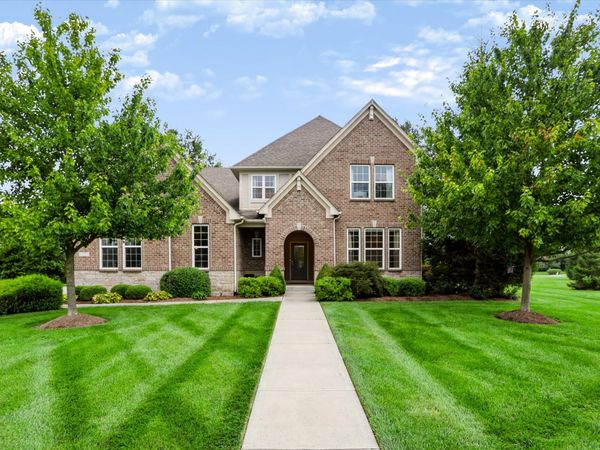 275 N Bend Drive , Greenwood, IN 46142