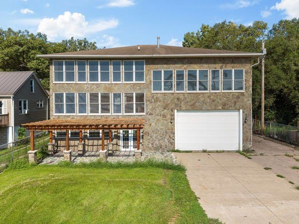 3808 S Concord Street, Davenport, IA 52802