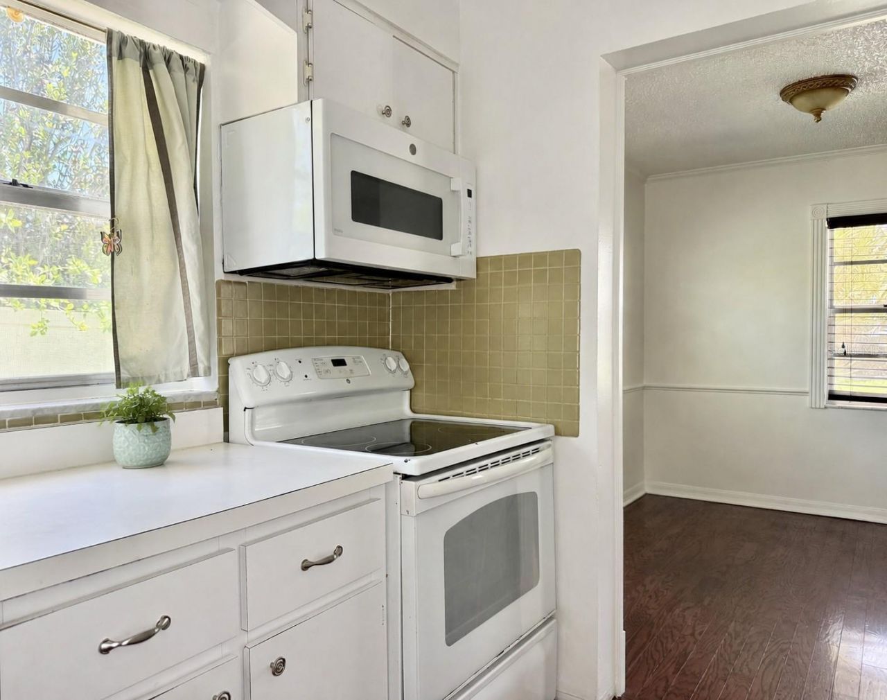 350 79th Ave N, Unit 102, Saint Petersburg, FL 33702 Photo