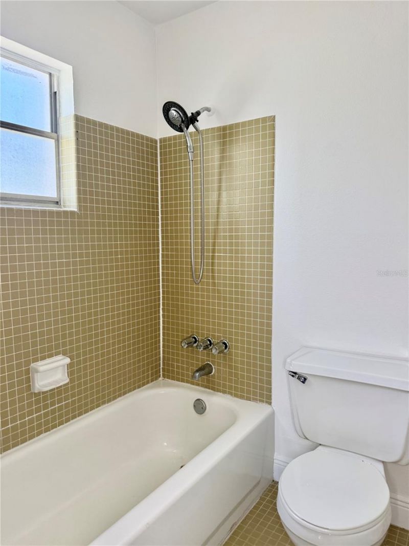 350 79th Ave N, Unit 102, Saint Petersburg, FL 33702 Photo