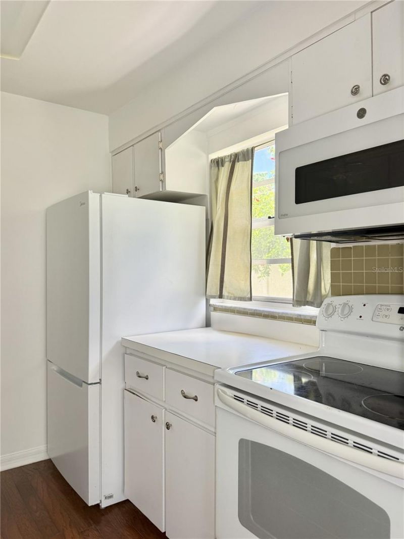 350 79th Ave N, Unit 102, Saint Petersburg, FL 33702 Photo