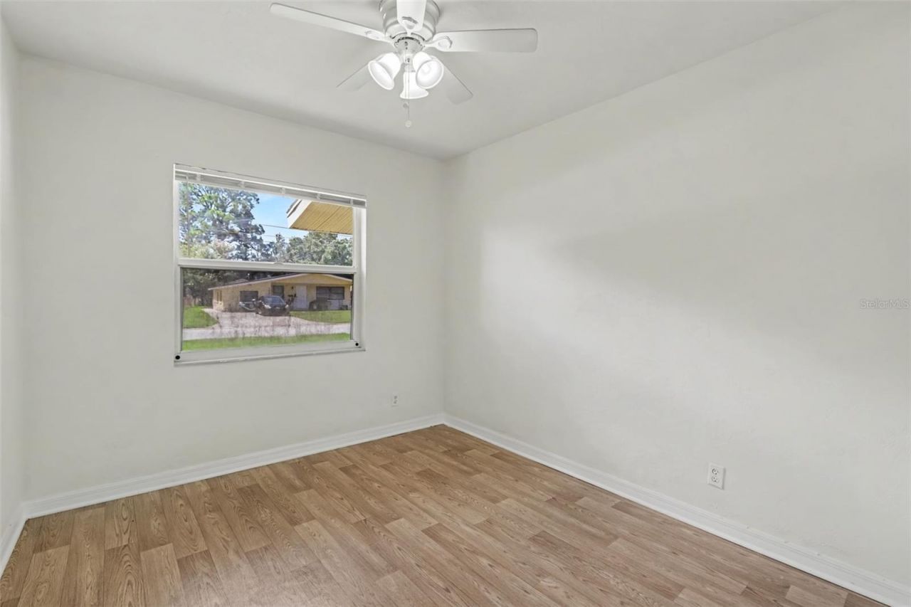 5585 Atlantic Avenue N, Saint Petersburg, FL 33703 Photo