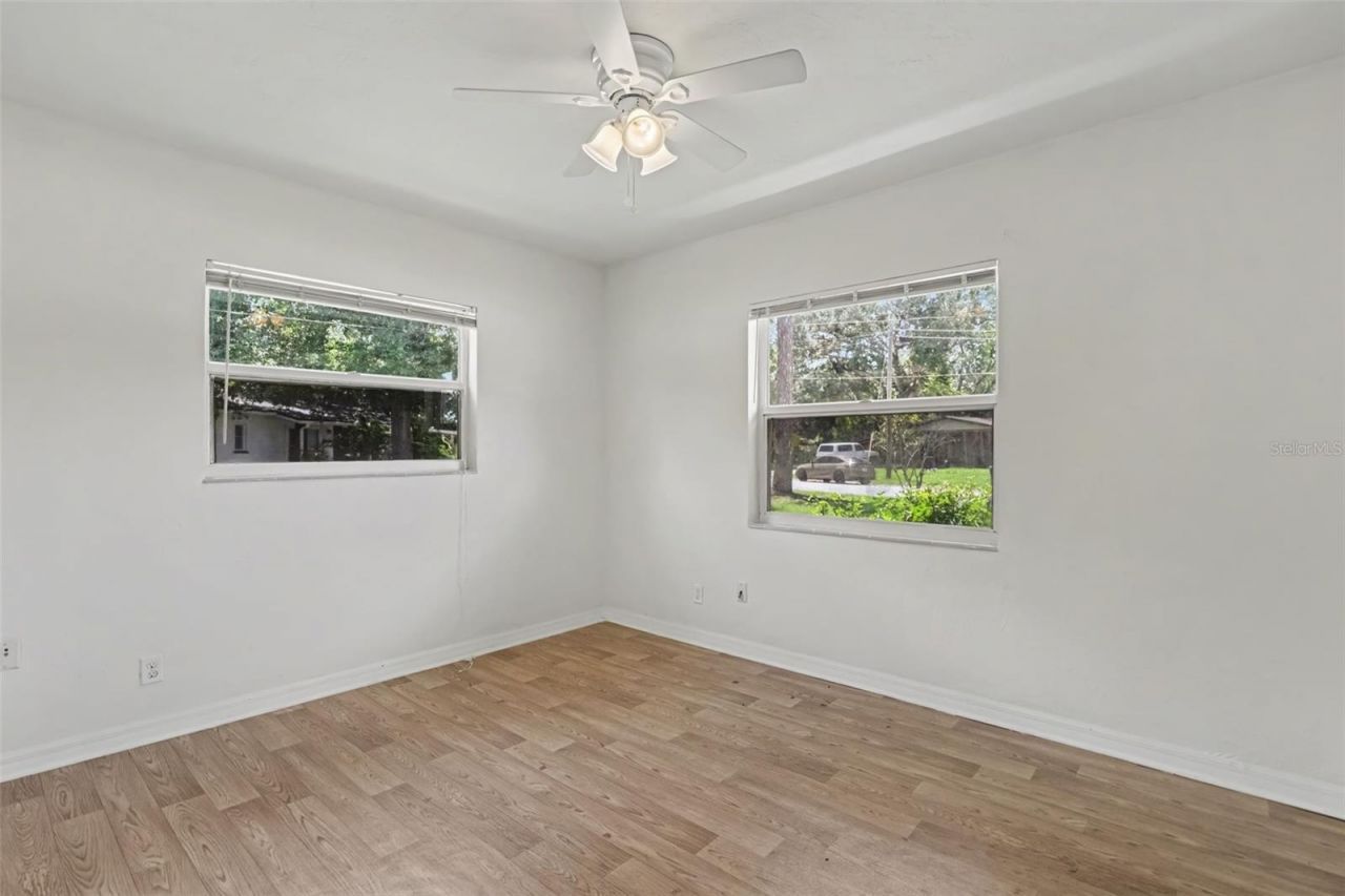 5585 Atlantic Avenue N, Saint Petersburg, FL 33703 Photo