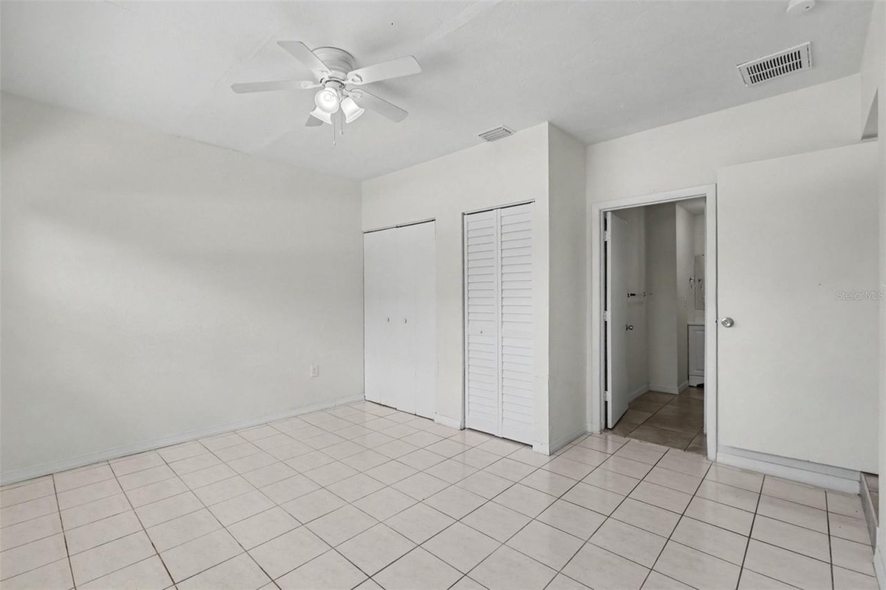 5585 Atlantic Avenue N, Saint Petersburg, FL 33703 Photo