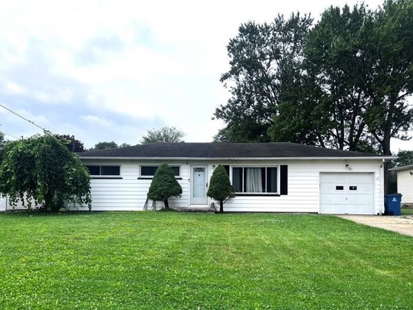 962 Adrian Circle, Girard, OH 44420
