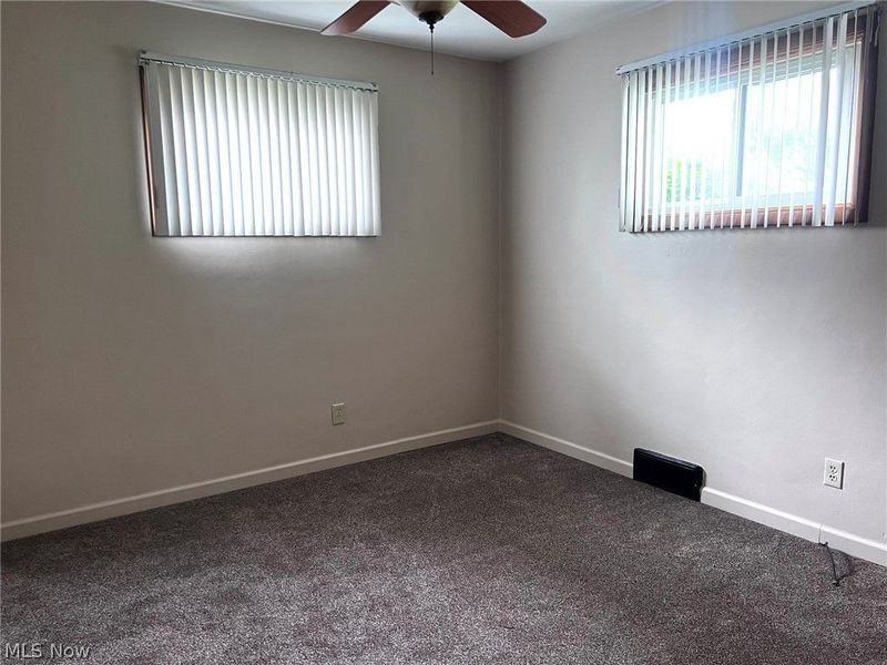 962 Adrian Circle, Girard, OH 44420 Photo 16