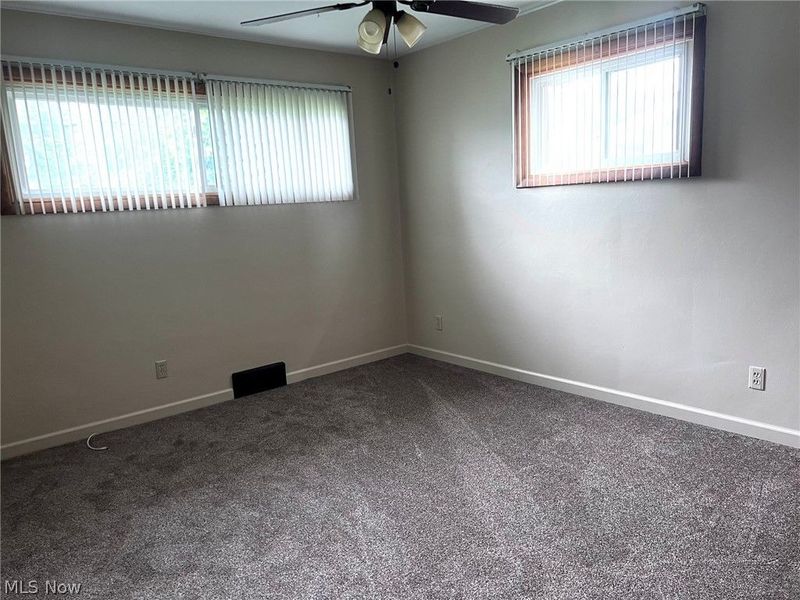 962 Adrian Circle, Girard, OH 44420 Photo 17