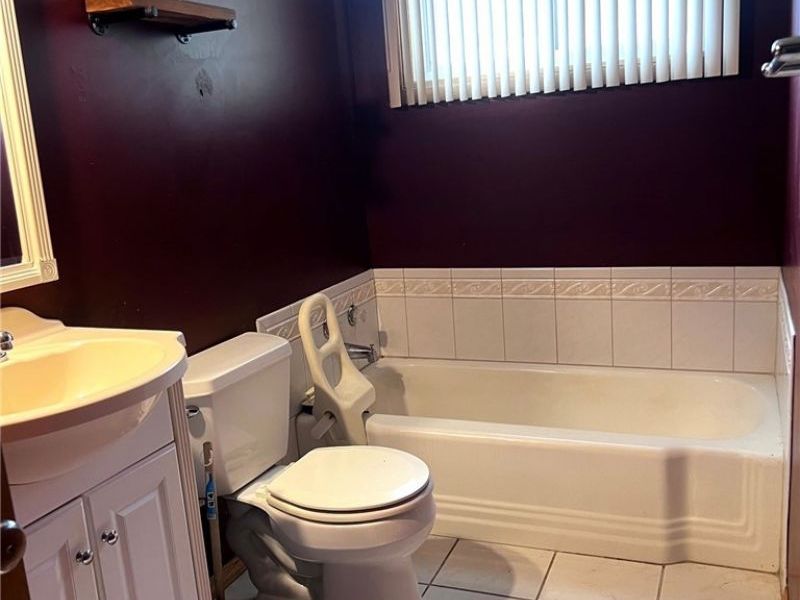 962 Adrian Circle, Girard, OH 44420 Photo 20