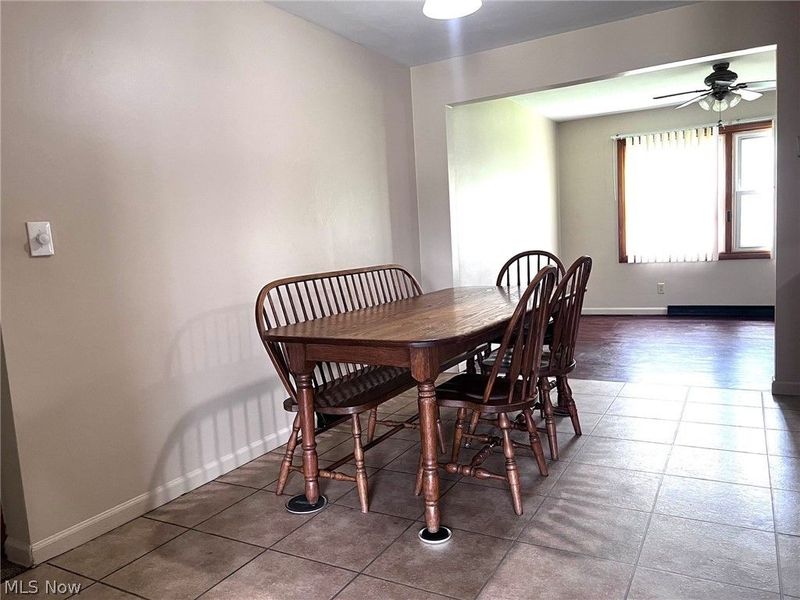 962 Adrian Circle, Girard, OH 44420 Photo 6