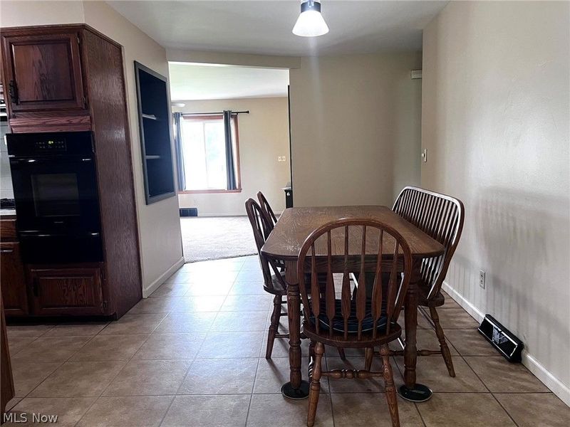 962 Adrian Circle, Girard, OH 44420 Photo 8