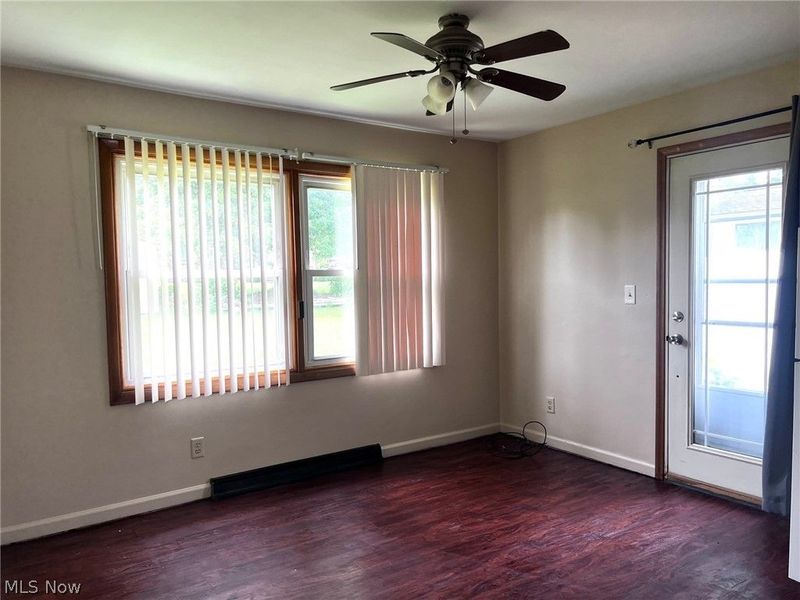 962 Adrian Circle, Girard, OH 44420 Photo 9