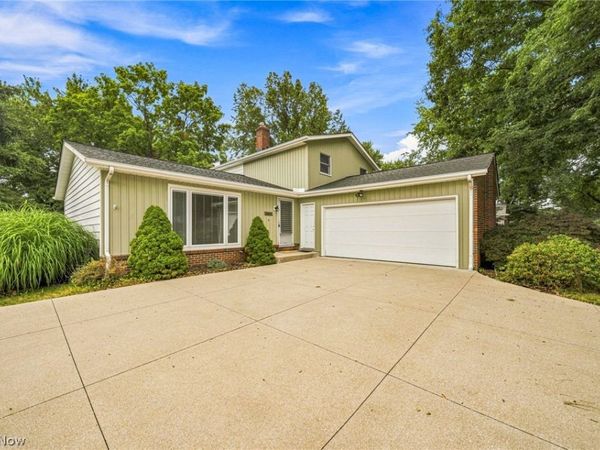 8631 Oxford Drive, Strongsville, OH 44149