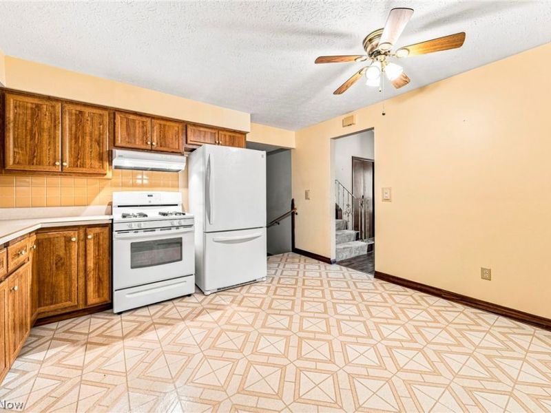 8631 Oxford Drive, Strongsville, OH 44149 Photo 12