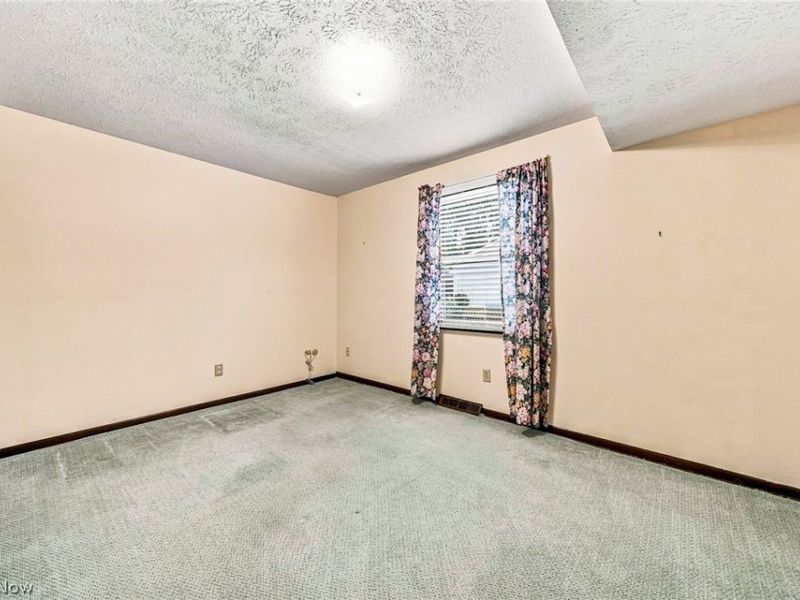 8631 Oxford Drive, Strongsville, OH 44149 Photo 20