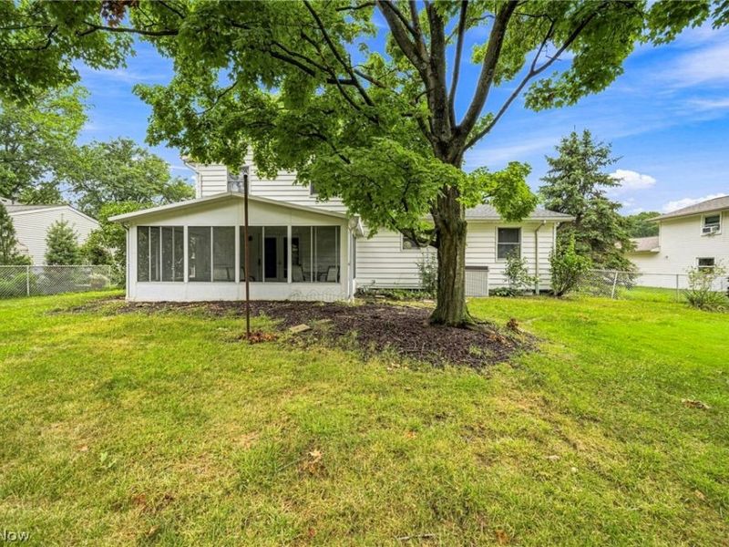 8631 Oxford Drive, Strongsville, OH 44149 Photo 4