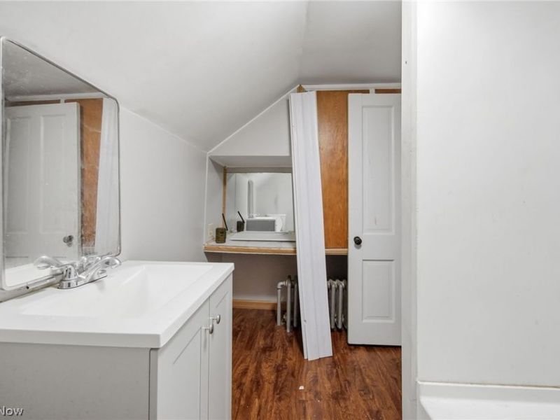 934 Middle Avenue, Elyria, OH 44035 Photo 9