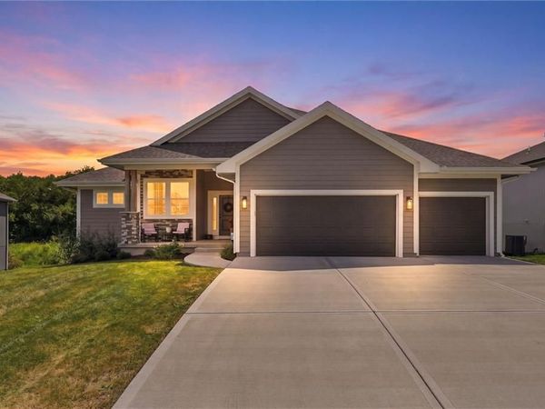 19367 W 114th Terrace, Olathe, KS 66061