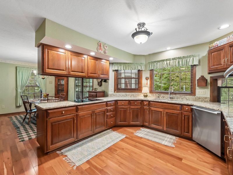 255 Luke Court, Westerville, OH 43081 Photo 23