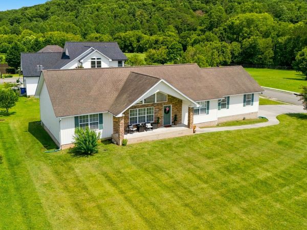 410 Thoroughbred Drive, Cleveland, TN 37312