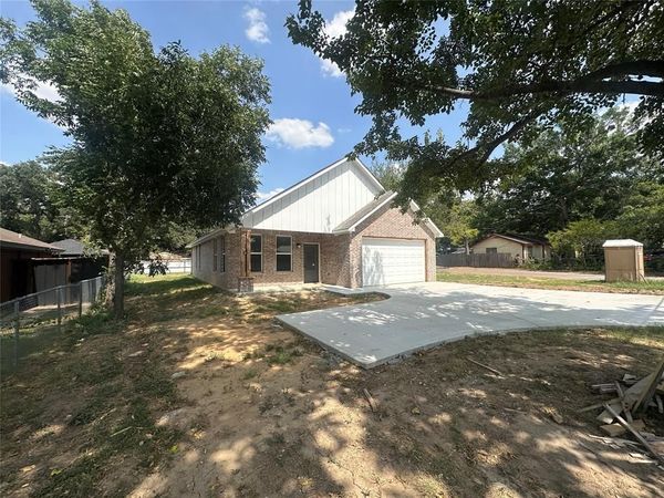 1400 N Business 287, Decatur, TX 76234