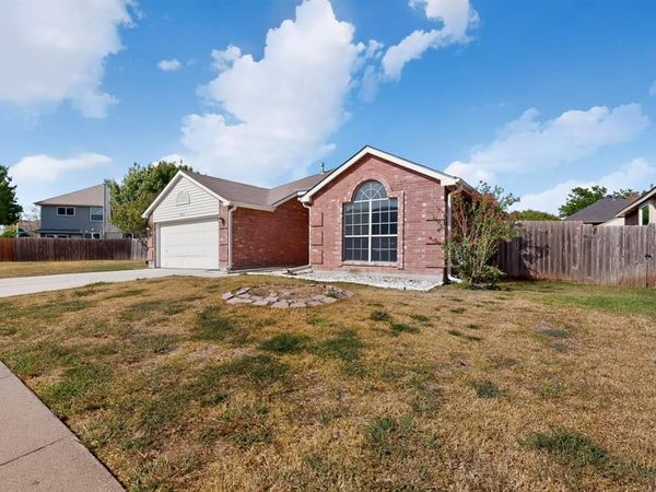 5203 Alta Vista Lane, Arlington, TX 76017