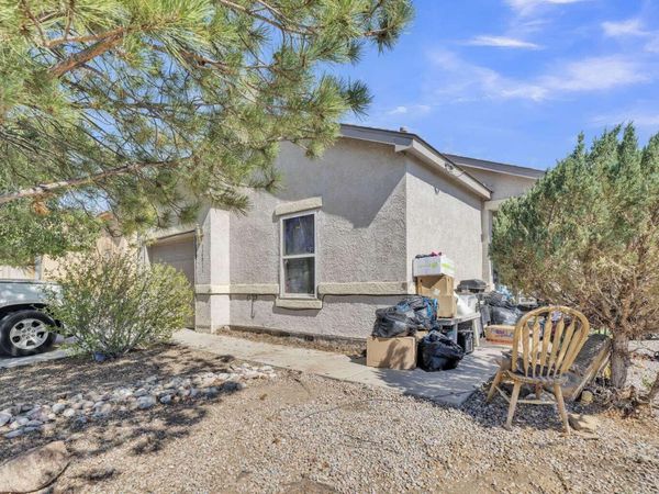 10811 Beaker Road SW, Albuquerque, NM 87121