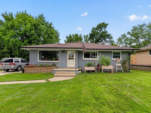 4436 W Dunwood ROAD, Brown Deer, WI 53223