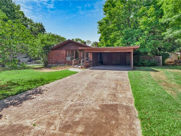 1165 Overcrest Street, Fayetteville, AR 72703