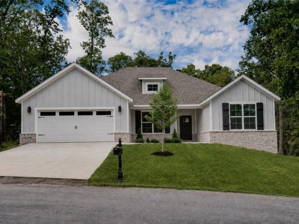 227 Stoneykirk Drive, Bella Vista, AR 72715