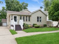 523 E Main Street , Morris, IL 60450 primary photo