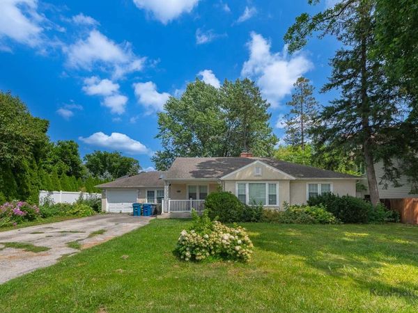 937 S Madison Street , Hinsdale, IL 60521