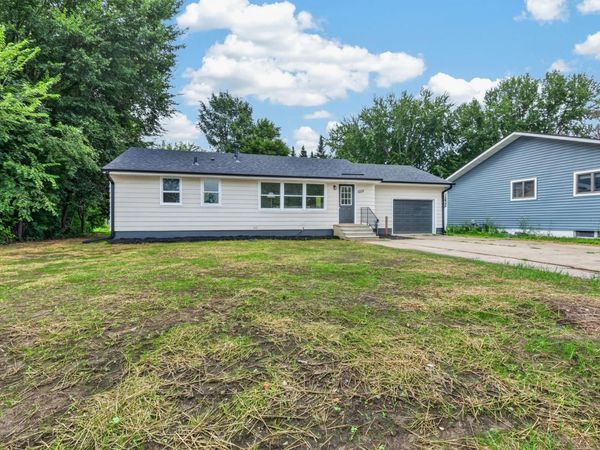 1211 Sunnyside Drive, Farmington, MN 55024