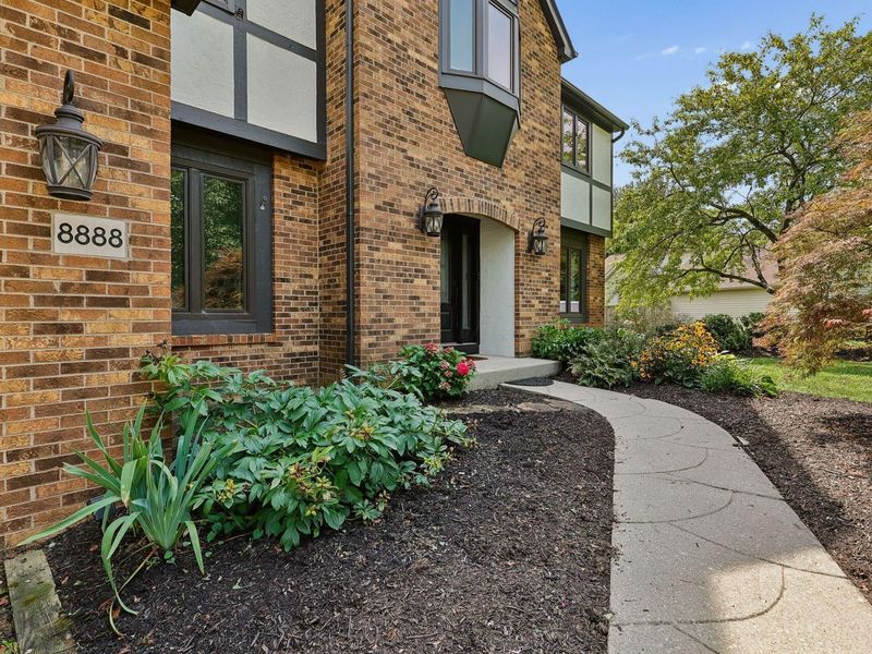 8888 Chateau Drive NW, Pickerington, OH 43147 Photo 3