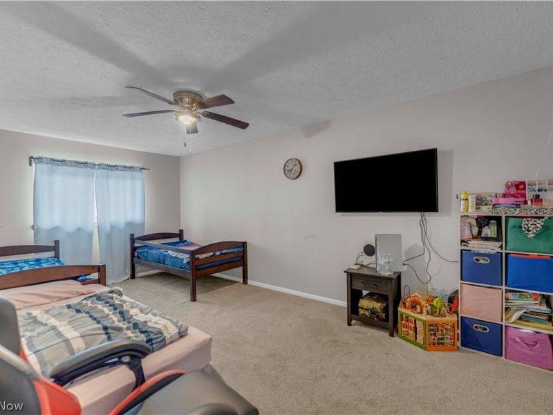 4300 Hyde Park Court, Unit 7, North Olmsted, OH 44070 Photo 11