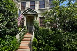 8 Leo Lane photo 4