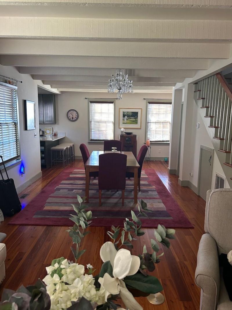 8 Leo Lane Photo 9