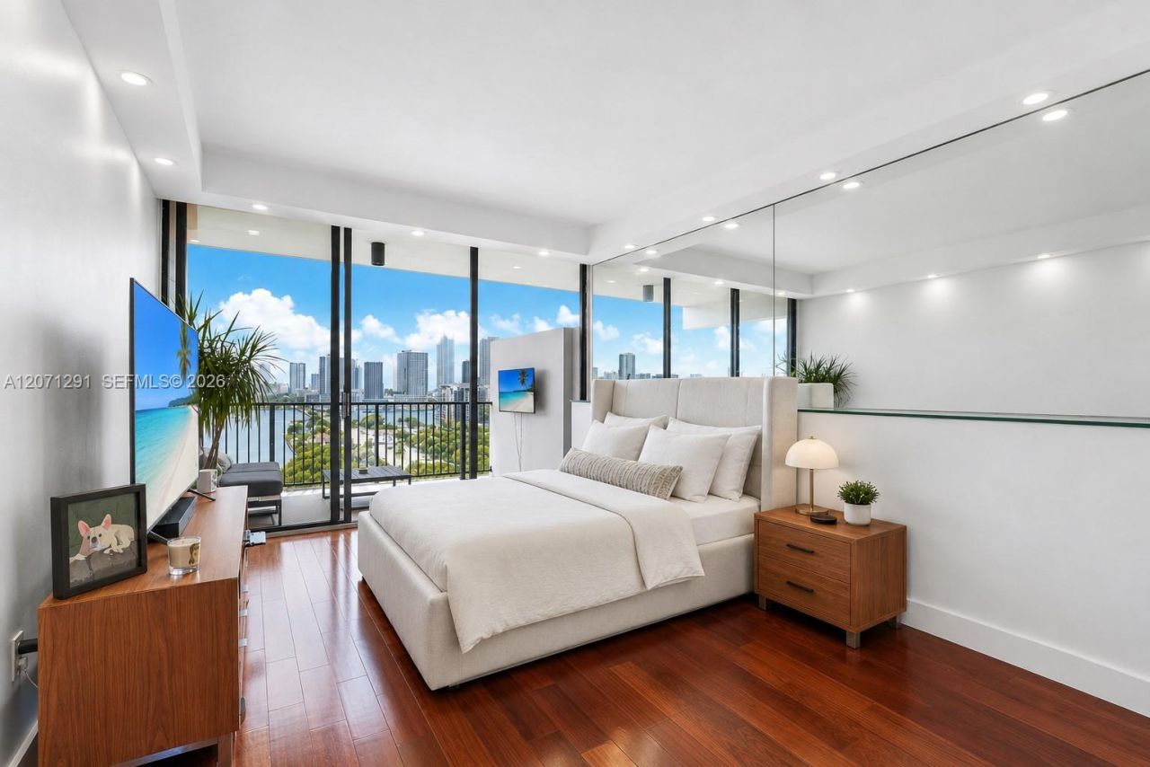 1000 Venetian Way, Unit 1108, Miami, FL 33139 Photo