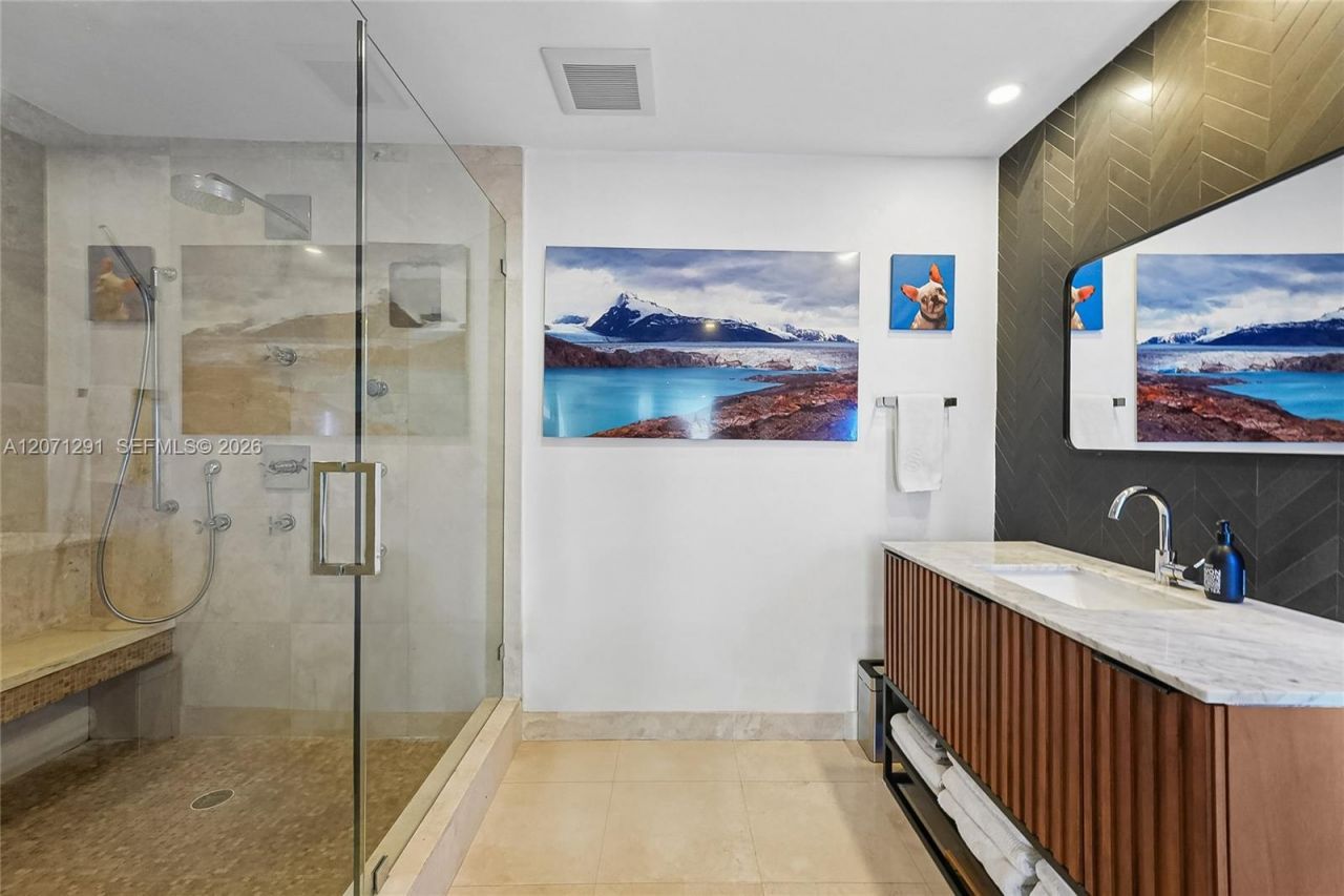 1000 Venetian Way, Unit 1108, Miami, FL 33139 Photo