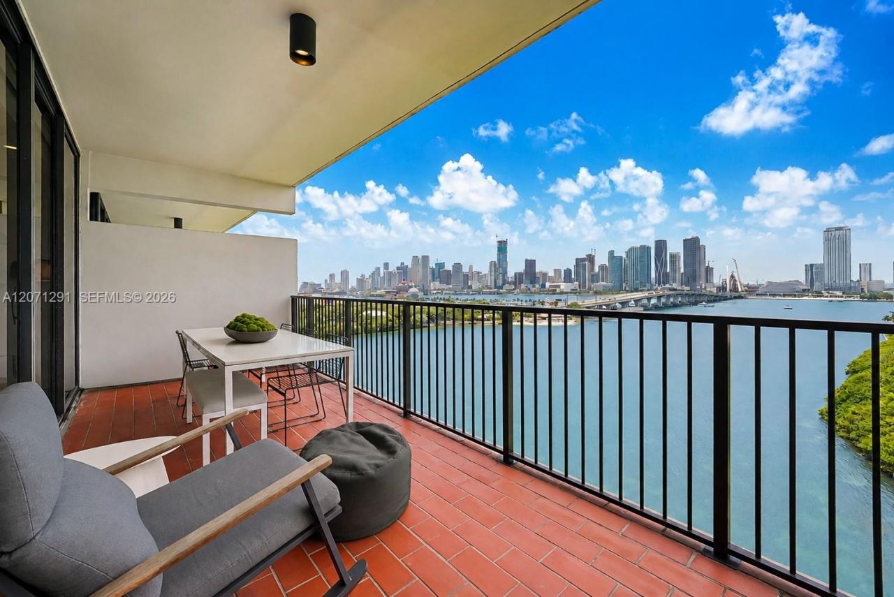 1000 Venetian Way, Unit 1108, Miami, FL 33139 Photo