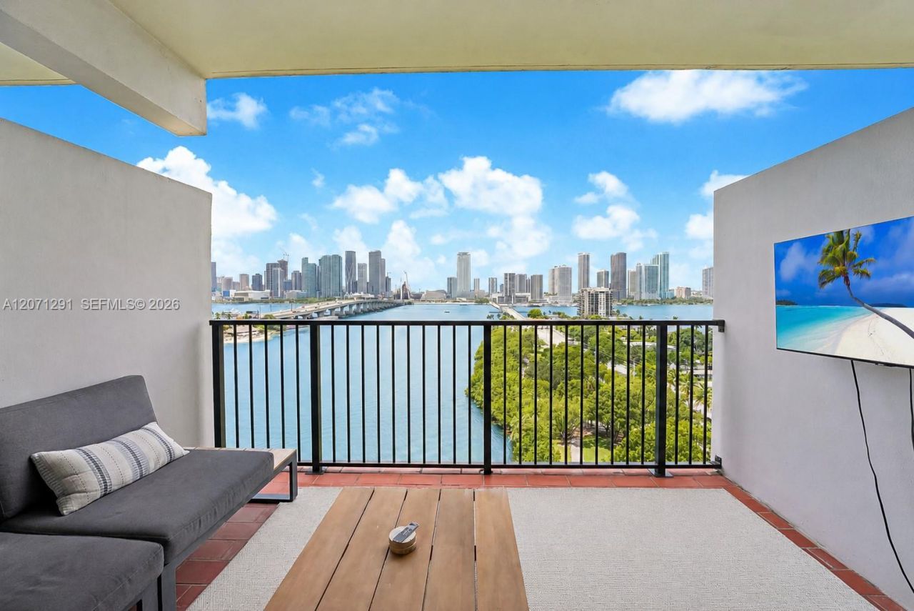 1000 Venetian Way, Unit 1108, Miami, FL 33139 Photo