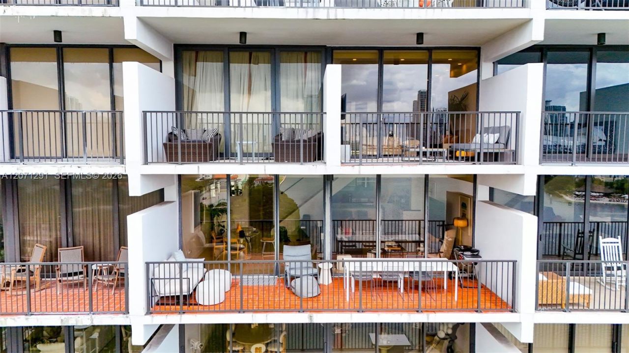 1000 Venetian Way, Unit 1108, Miami, FL 33139 Photo
