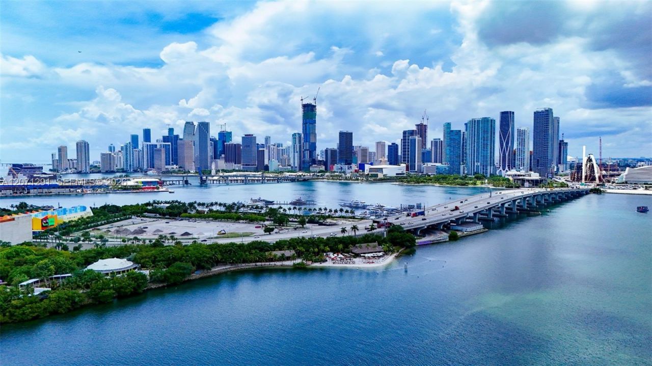 1000 Venetian Way, Unit 1108, Miami, FL 33139 Photo