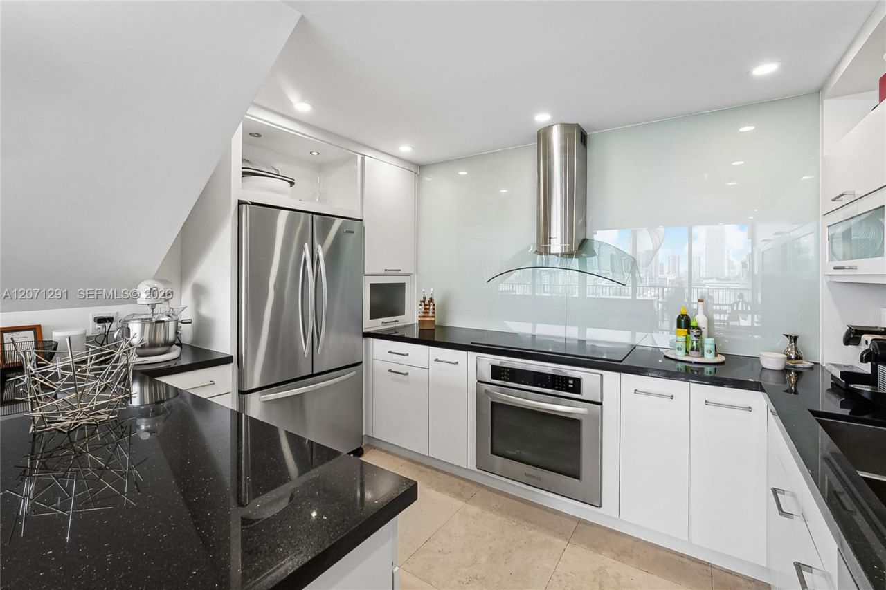1000 Venetian Way, Unit 1108, Miami, FL 33139 Photo