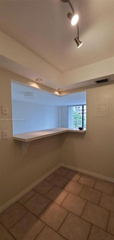 200 SE 15th Rd , Unit 5H, Miami, FL 33129 Photo
