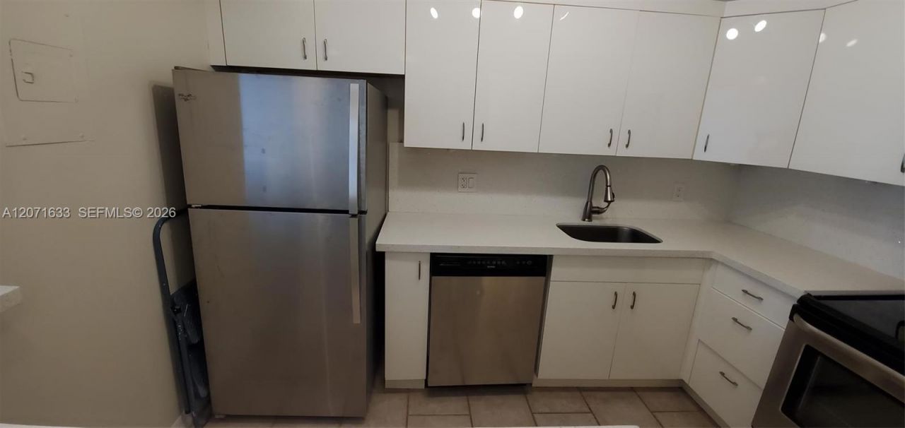 200 SE 15th Rd , Unit 5H, Miami, FL 33129 Photo