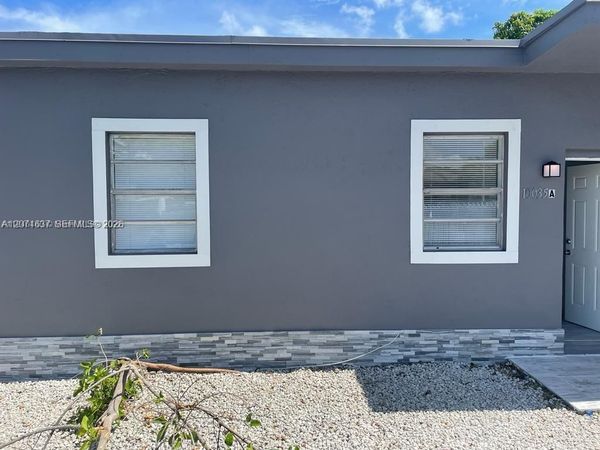 170 ter 10035 , Unit B, Unincorporated Dade County, FL 33157