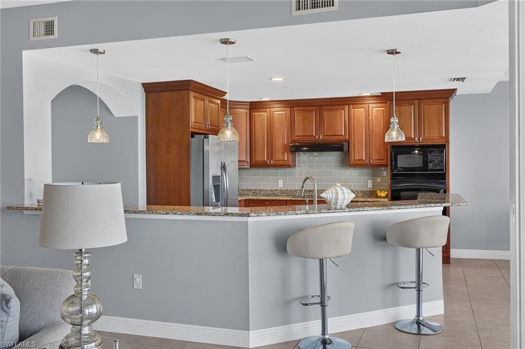 6081 Silver King Blvd, Unit 302, Cape Coral, FL 33914 Photo