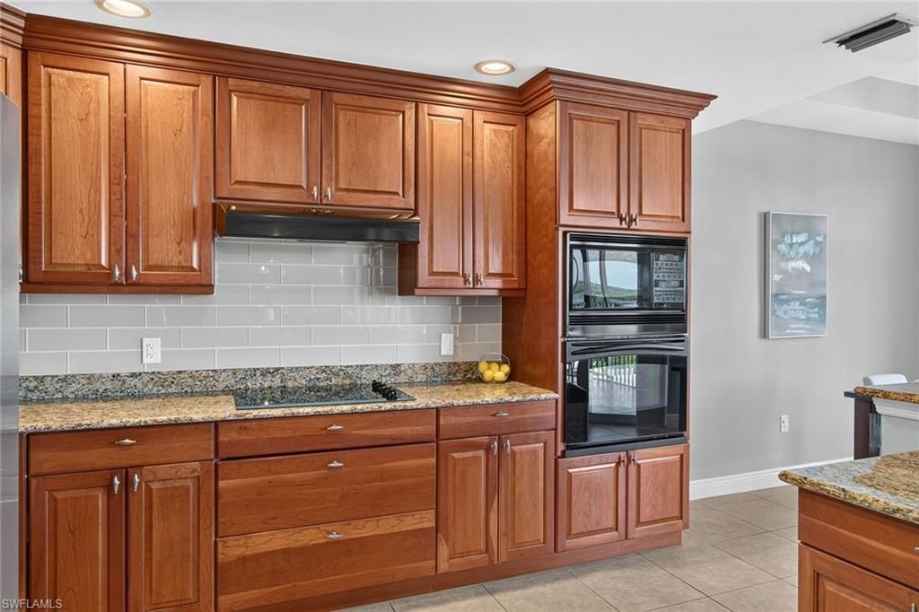 6081 Silver King Blvd, Unit 302, Cape Coral, FL 33914 Photo