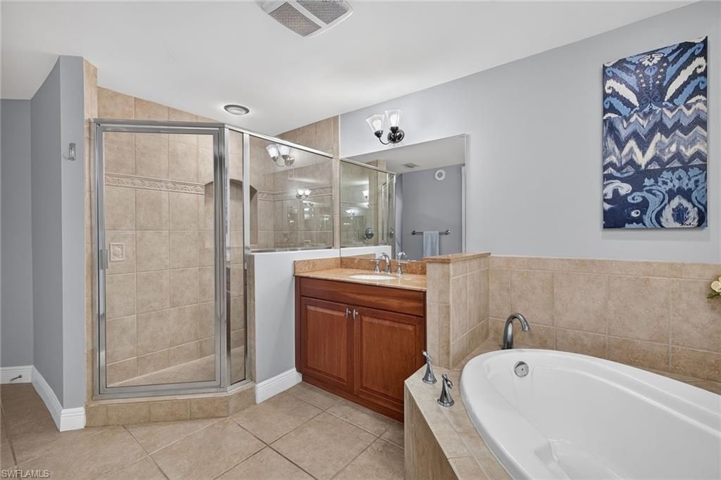 6081 Silver King Blvd, Unit 302, Cape Coral, FL 33914 Photo