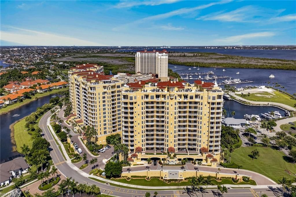 6081 Silver King Blvd, Unit 302, Cape Coral, FL 33914 Photo